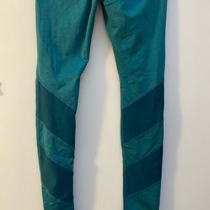 Alo Yoga Green Leggings